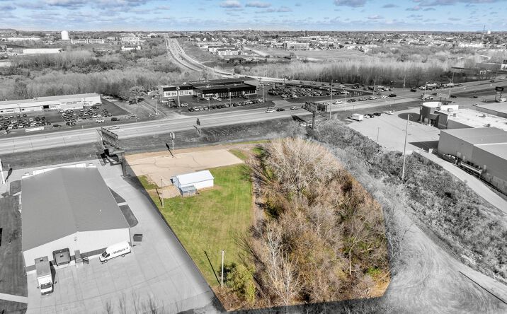 Pictures of Land property located at 4400 Dodge Street, Dubuque, IA 52003 for sales - image #1
