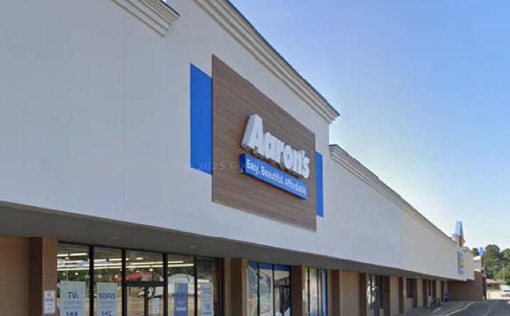 Pictures of Retail property located at 144-186 University Plaza Drive, Martin, TN 38237 for sales - image #1