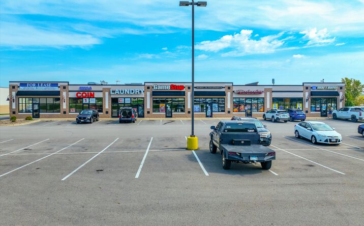 Pictures of Retail property located at 221 28th St SE, Rochester, MN 55904 for sales - image #1
