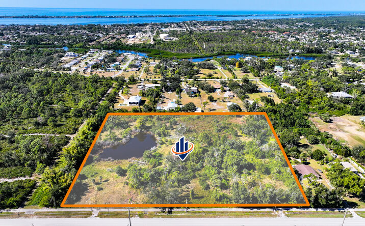 Pictures of Land property located at 370 North Pine Street, Englewood, FL 34223 for sales - image #1