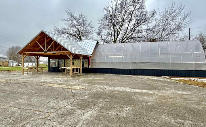 Pictures of Retail property located at 2105 15TH Street A, Lawrenceville, IL 62439 for sales - image #1