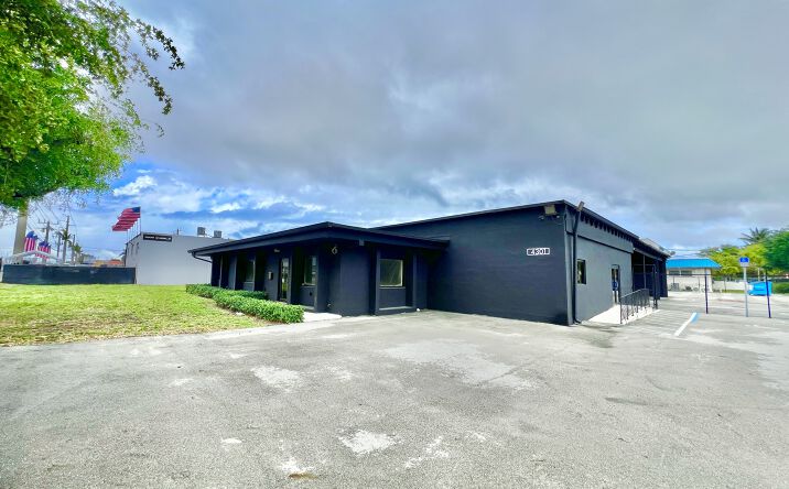 image of property at 4301 NW 72ND AVE Miami FL 33166-5601