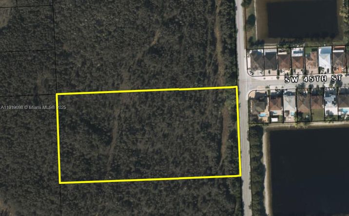 Pictures of Land property located at SW 167th Ave & SW 45th St, Miami, FL 33185 for sales - image #1