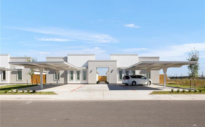 Pictures of Multifamily property located at 1032 Palm Drive, Alamo, TX 78516 for sales - image #1