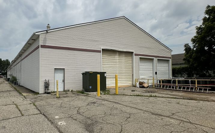 Pictures of Industrial, Mixed Use property located at 4600 North Grand River Avenue, Lansing, MI 48906 for sales - image #1