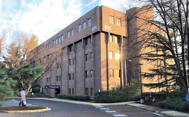Pictures of Office property located at 611 S. Carlin Springs Road, Arlington, VA 22204 for sales - image #1