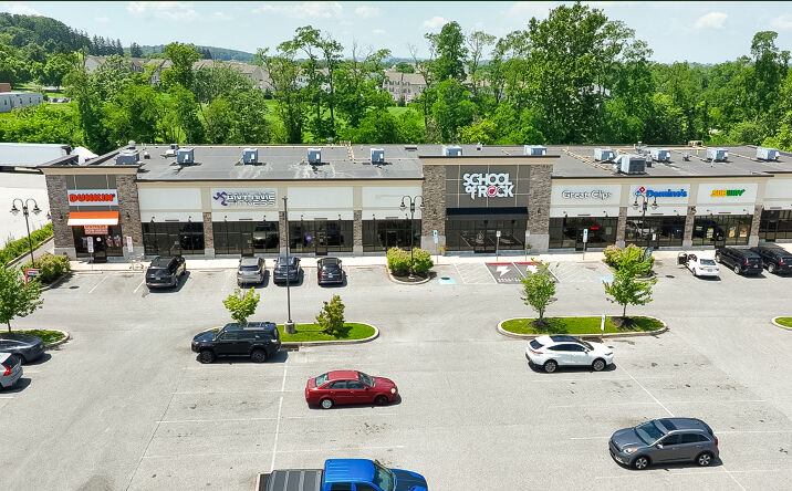 Pictures of Retail property located at 924 S Richland Ave, York, PA 17403 for sales - image #1