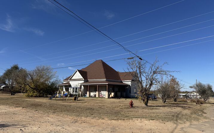 Pictures of Multifamily property located at 1009 W. 3rd St, Clarendon, TX 79226 for sales - image #1