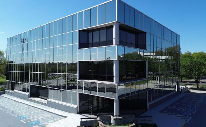 Pictures of Office property located at 1300 E 104 St, Kansas City, MO 64131 for sales - image #1