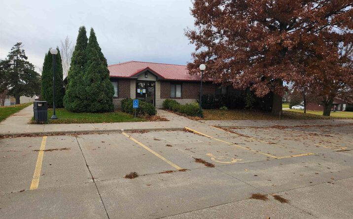 Pictures of Office, Hospitality, Retail, Business for Sale property located at 1309 S Broadway Street, Toledo, IA 52342 for sales - image #1