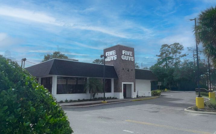 Pictures of Retail property located at 2470 W International Speedway Blvd, Daytona Beach, FL 32114 for sales - image #1