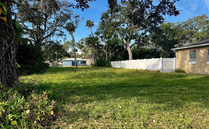 Pictures of Land property located at 930 S Beach Street, Daytona Beach, FL 32114 for sales - image #1