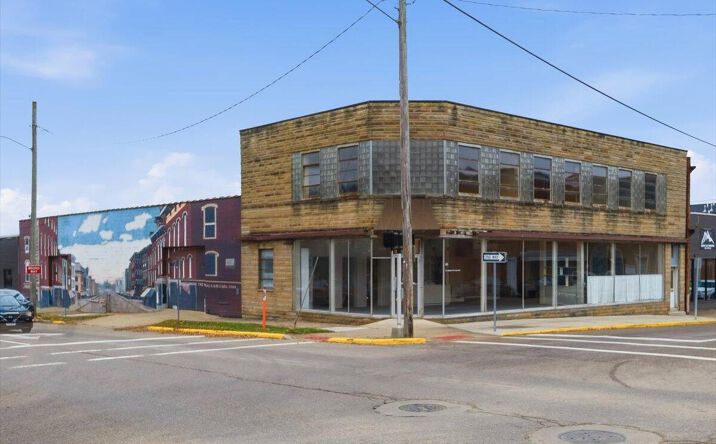 Pictures of Retail property located at 22 E Gambier Street, Mount Vernon, OH 43050 for sales - image #1