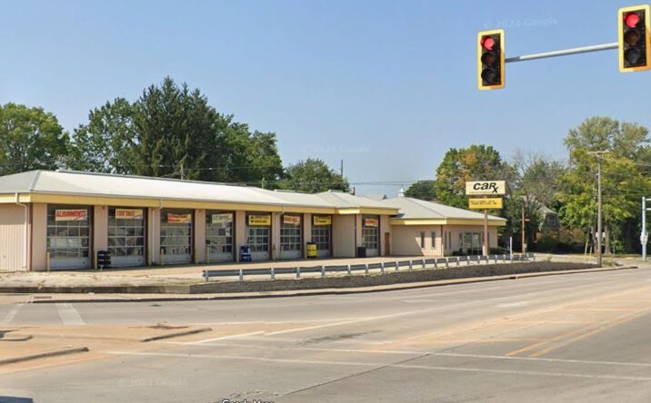 Pictures of Retail property located at 120 N Johnson St, Macomb, IL 61455 for sales - image #1