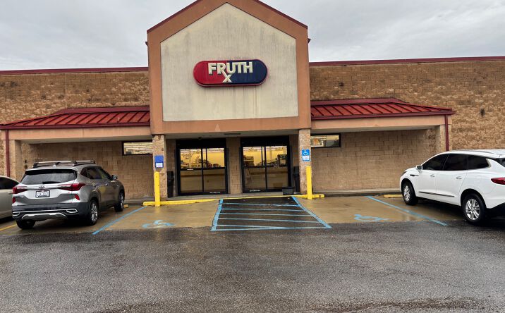 Pictures of Mixed Use, Office, Retail, Self Storage property located at 259 State Street, Proctorville, OH 45669 for sales - image #1