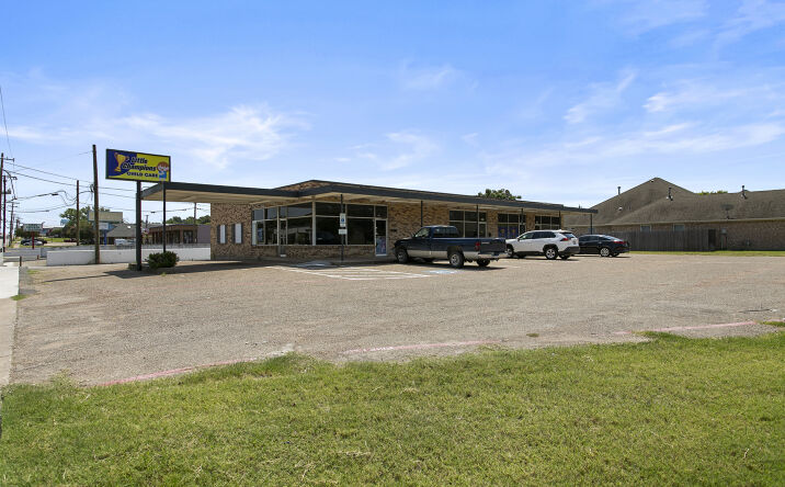 Pictures of Retail property located at 641 W Bedford Euless Rd, Hurst, TX 76053 for sales - image #1