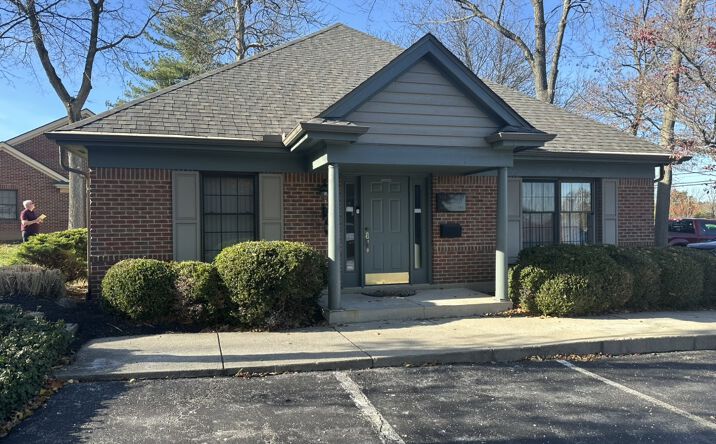 Pictures of Office property located at 800 E Franklin St, Centerville, OH 45459 for sales - image #1