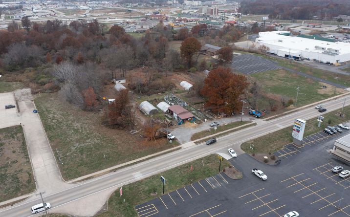 Pictures of Land property located at 605 S 42ND Street, Mt Vernon, IL 62864 for sales - image #1