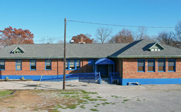 Pictures of Retail property located at 1001 E MAIN Street, Salem, IL 62881 for sales - image #1