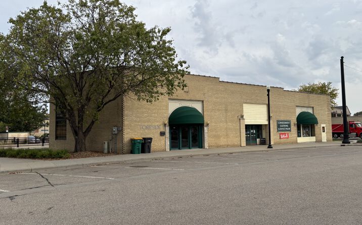 Pictures of Retail property located at 102 W 5th St, Chaska, MN 55318 for sales - image #1