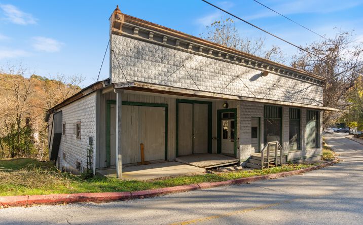Pictures of Special Purpose property located at 75 Center street, Eureka Springs, AR 72632 for sales - image #1