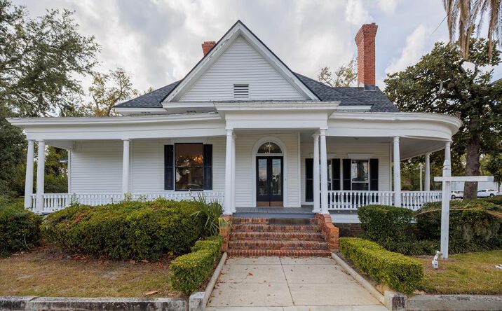 Pictures of Office property located at 706 N PATTERSON ST, Valdosta, GA 30309 for sales - image #1