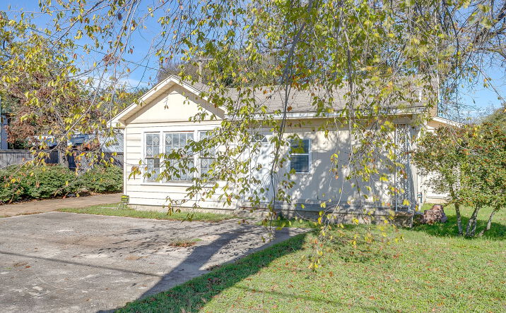 Pictures of Land, Mixed Use, Office, Retail property located at 7900 Raymond Ave, Fort Worth, TX 76108 for sales - image #1