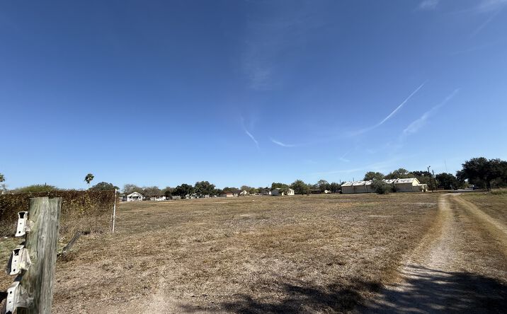 Pictures of Land property located at 419 W Nettie Ave, Kingsville, TX 78363 for sales - image #1