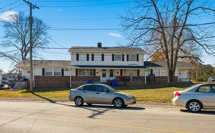 Pictures of Multifamily property located at 140 Tacoma Rd, Oak Ridge, TN 37830, 85 California Ave, Oak Ridge, TN 37830, 93 California Ave, Oak Ridge, TN 37830, 440 E. Tennessee Ave, Oak Ridge, TN 37830, 424 E. Tennessee Ave, Oak Ridge, TN 37830, 432 E. Tennessee Ave, Oak Ridge, TN 37830 for sales - image #1