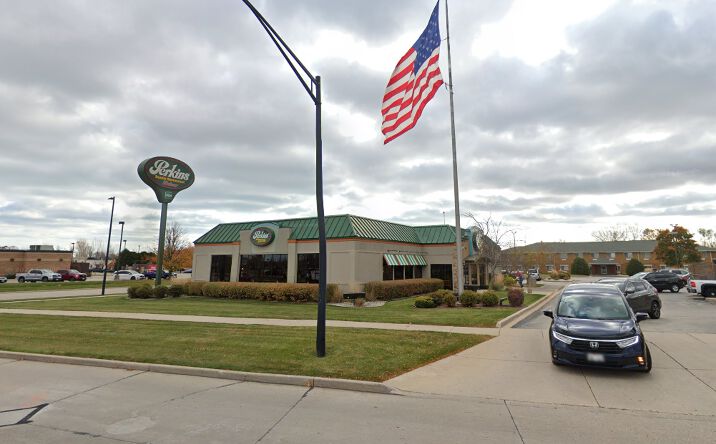 Pictures of Retail property located at 4525 Calumet Ave, Manitowoc, WI 54220 for sales - image #1