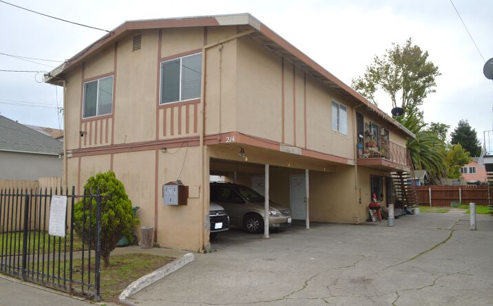 Pictures of Multifamily property located at 214 Barrett Ave, Richmond, CA 94801 for sales - image #1