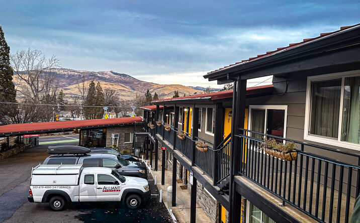 Pictures of Hospitality property located at 1450 Ashland St, Ashland, OR 97520 for sales - image #1