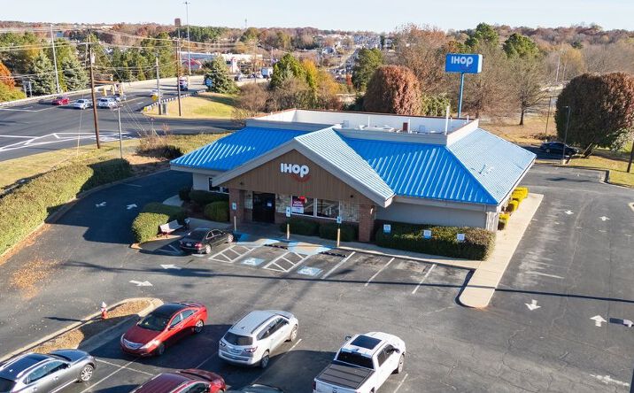 Pictures of Retail property located at 900 Longpine Rd, Burlington, NC 27215 for sales - image #1