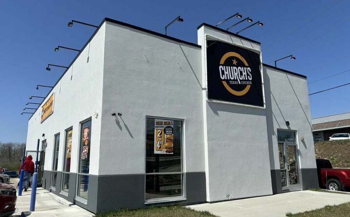 Pictures of Retail property located at 366 S Indiana St, Mooresville, IN 46158 for sales - image #1