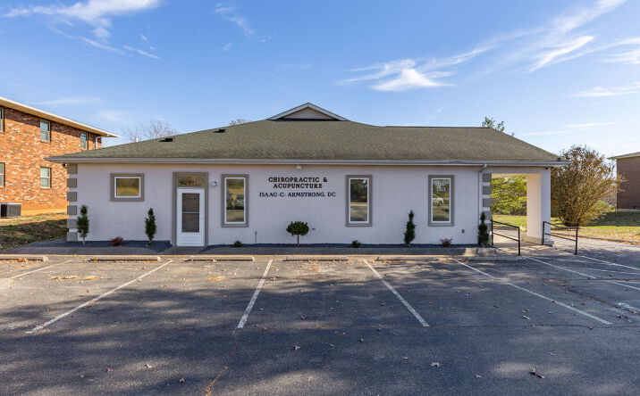 Pictures of Office property located at 160 Westmount, Farmington, MO 63640 for sales - image #1