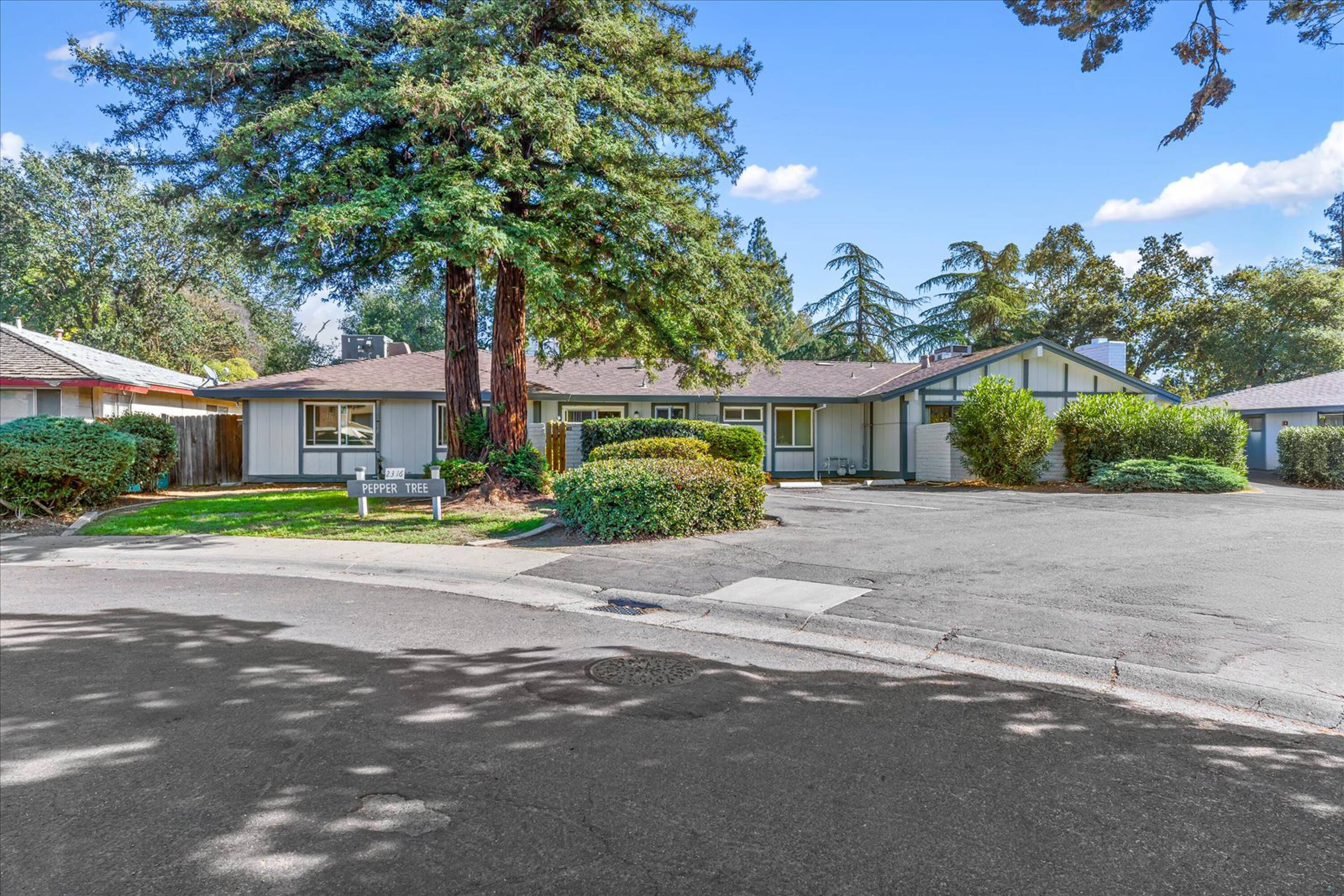 2316 Villanova Cir, Sacramento, CA 95825-7567