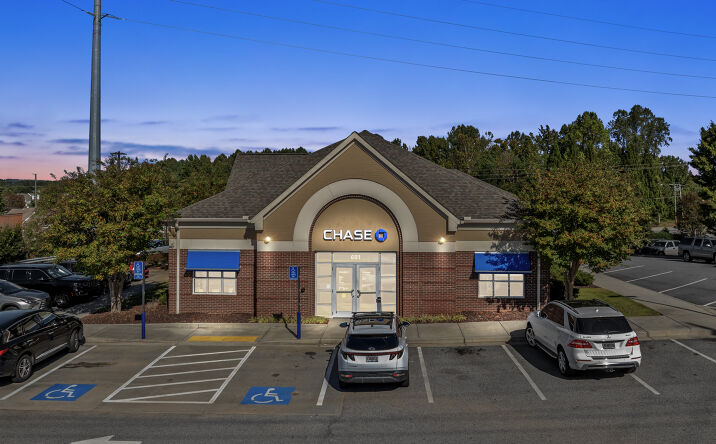 Pictures of Retail property located at 601 Atlanta Rd, Cumming, GA 30040 for sales - image #1