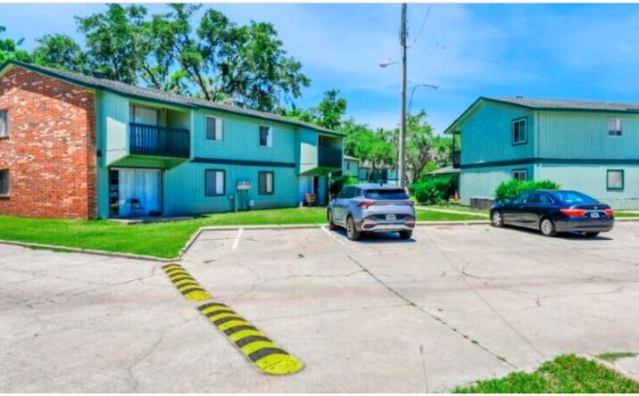 Pictures of Multifamily property located at 2273 S Byron Butler Pkwy, Perry, FL 32348 for sales - image #1