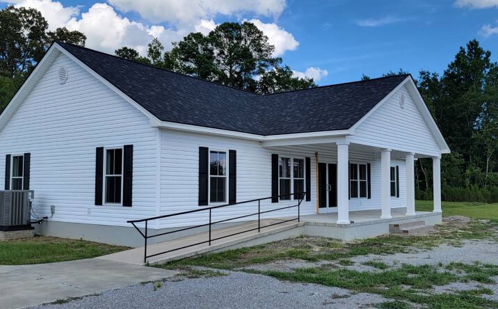 Pictures of Office property located at 106 Radford Blvd, Dillon, SC 29536 for sales - image #1