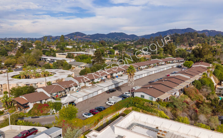 Pictures of Multifamily property located at 1010 Clearbrook Ln, Vista, CA 92084 for sales - image #1