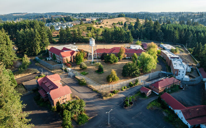 image of property at 2450 STRONG RD SE Salem OR 97302-9675