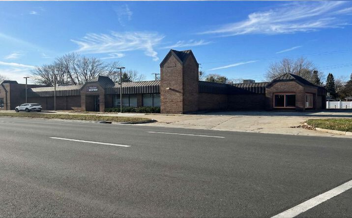 Pictures of Retail property located at 1216 S. Gratiot Ave, Mount Clemens, MI 48043 for sales - image #1