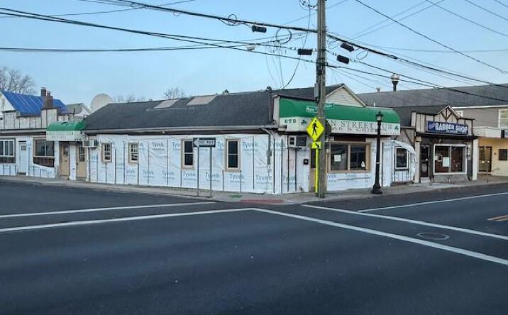 Pictures of Retail property located at 15-21 Main Street, Smithtown, NY 11754 for sales - image #1