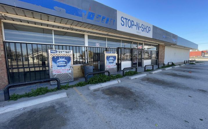 Pictures of Mixed Use, Office, Retail property located at 1011 W Lea Street, Carlsbad, NM 88220 for sales - image #1