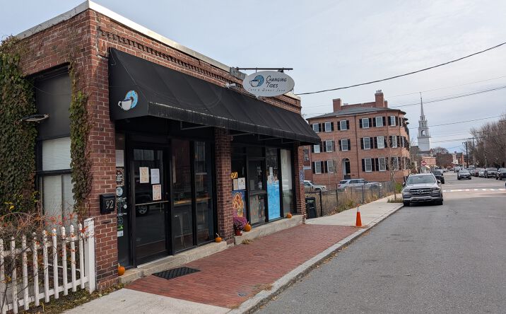 Pictures of Retail property located at 92 Pleasant St, Newburyport, MA 01950 for sales - image #1