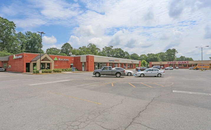Pictures of Retail property located at 109 Hueytown Plaza, Hueytown, AL 35023 for sales - image #1