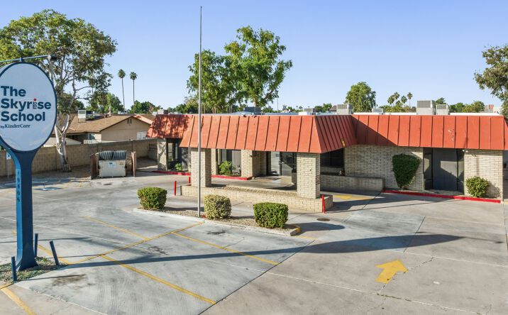 Pictures of Retail property located at 10406 N 51st Ave, Glendale, AZ 85302 for sales - image #1