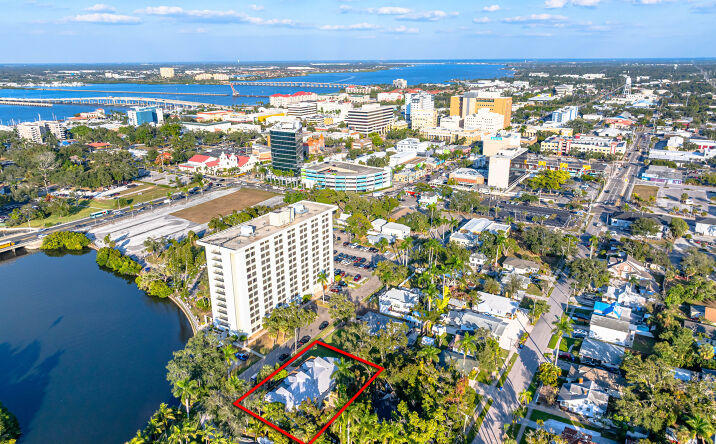 Pictures of Multifamily property located at 1559 7th Ave W, Bradenton, FL 34205 for sales - image #1
