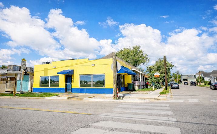 Pictures of Mixed Use, Multifamily, Retail property located at 815 Quitman St, Houston, TX 77009 for sales - image #1