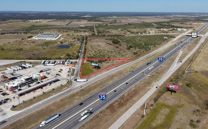 Pictures of Land property located at 14001 N IH-35, Jarrell, TX 76537 for sales - image #1